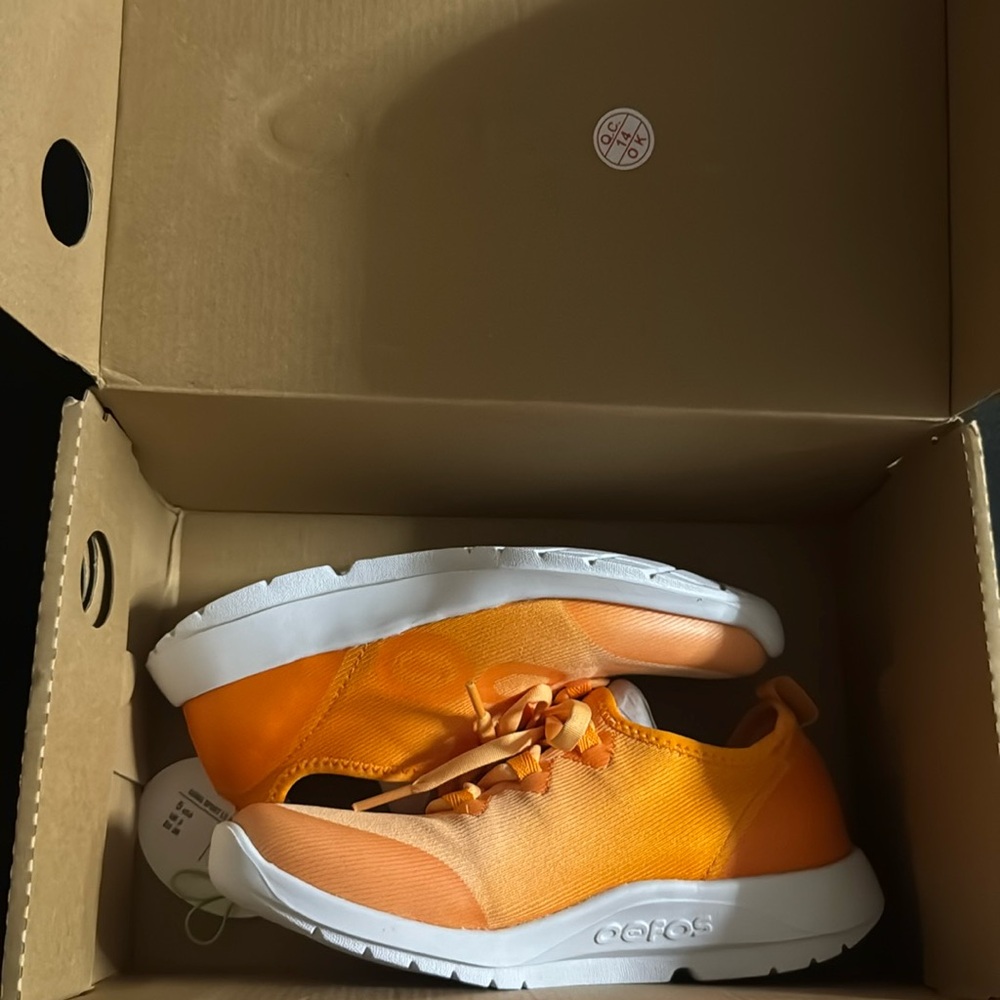 Logos oomg sport LS Women’s Sneaker - Glow Mutare